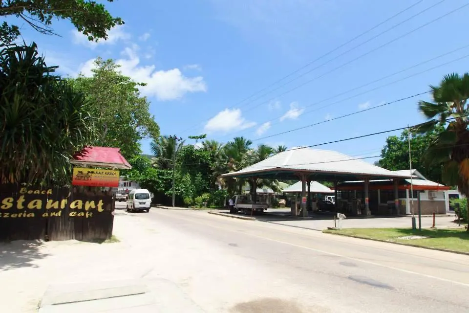 Le Comfort Anse Royale 0*,
